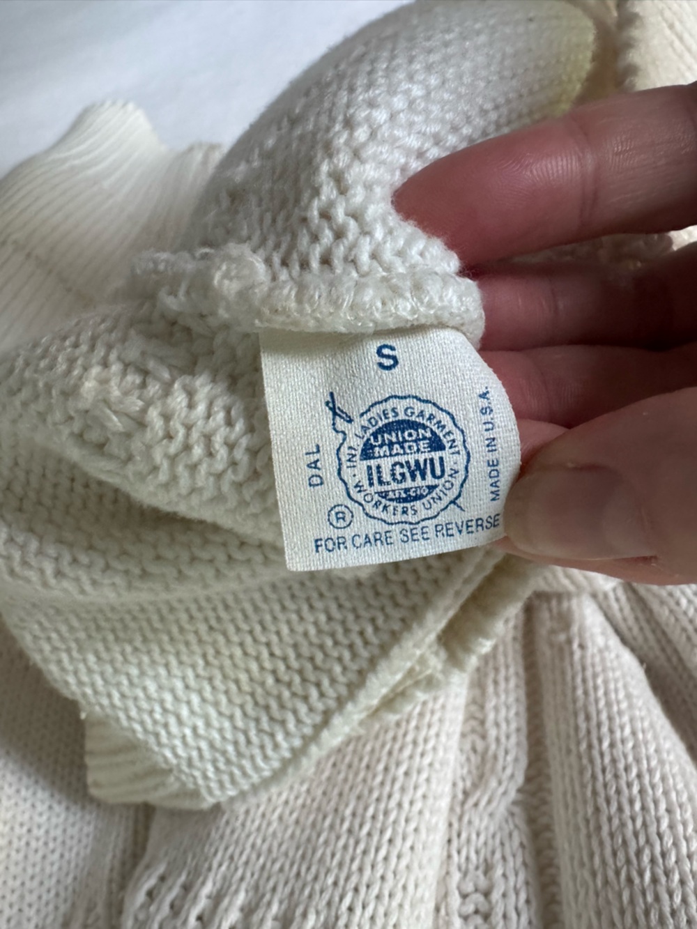 Vintage 90s Cream Cotton Cardigan Gold Crest Buttons USA S - Picture 7 of 13